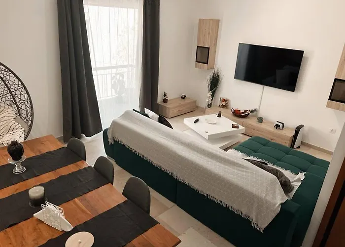 Minimal 3Br Apartment In Athens